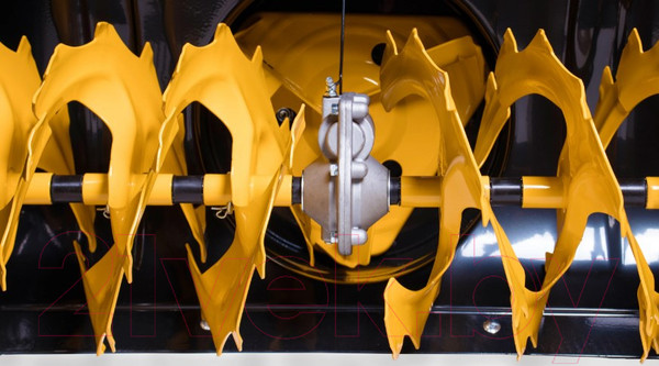 Изображение товара Снегоуборщик бензиновый Champion ST1376E