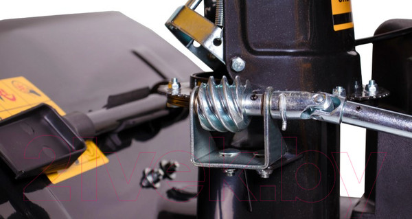 Изображение товара Снегоуборщик бензиновый Champion ST1376E