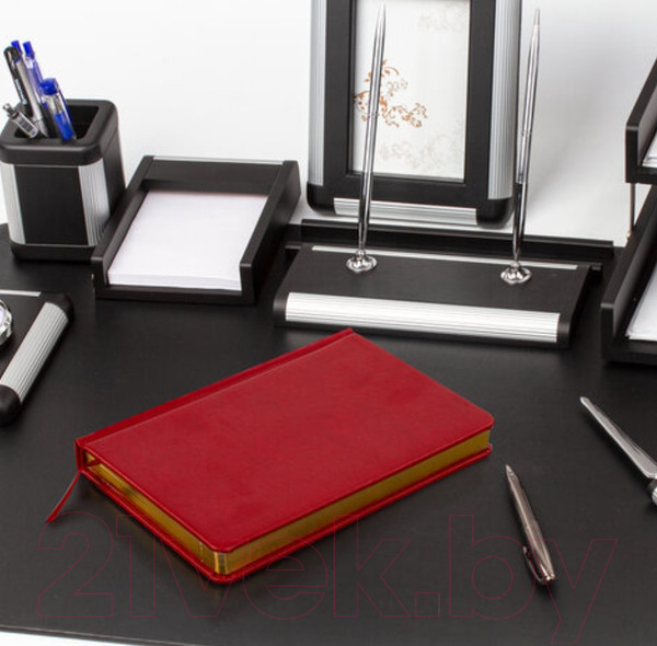 Изображение товара Ежедневник Brauberg Iguana / 125092 (бордовый)