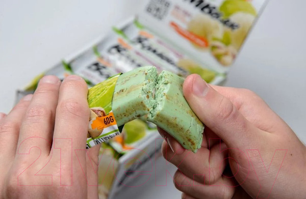 Изображение товара Набор протеиновых батончиков Bombbar Фисташковый пломбир (20x60г)