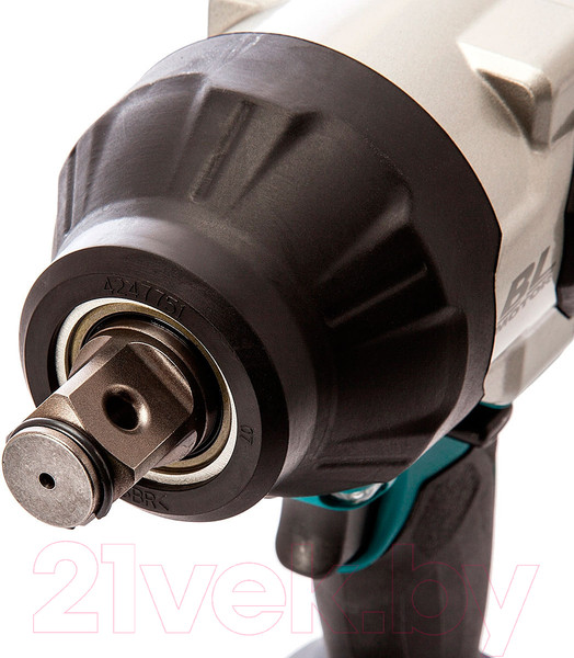 Изображение товара Профессиональный гайковерт Makita DTW1002Z