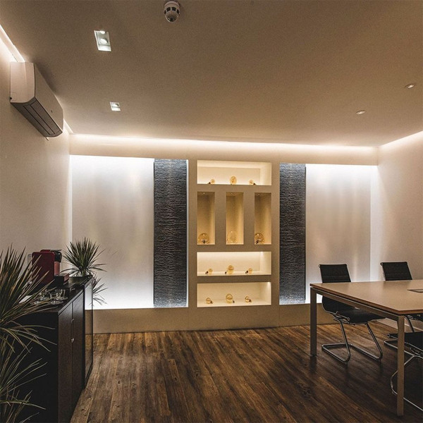 Изображение товара Светодиодная лента V-TAC SKU-2038 (теплый белый)