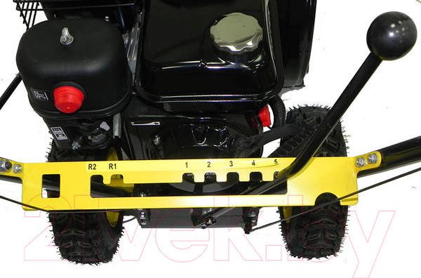 Изображение товара Снегоуборщик бензиновый Huter SGC 7.0 (70/7/28)