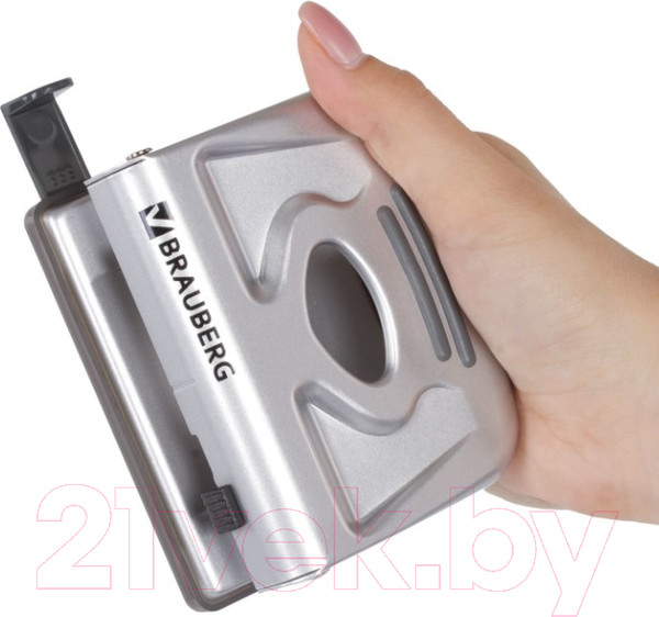 Изображение товара Дырокол Brauberg Metallic / 224339 (серебристый)