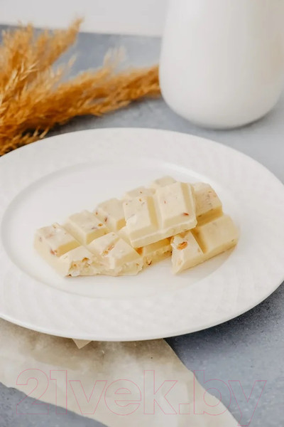 Изображение товара Протеиновый шоколад Chikalab Шоколад белый с фундуком и кукурузными чипсами (4x100г)