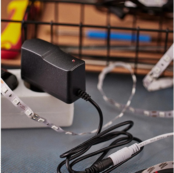 Изображение товара Блок питания для светодиодной ленты Rexant 110-220V AC-12V DC 1А 12W / 200-012-3