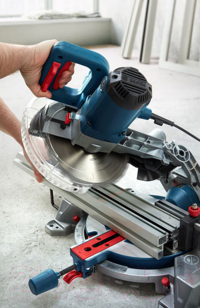 Изображение товара Профессиональная торцовочная пила Bosch GCM 216 (0.601.B33.000)
