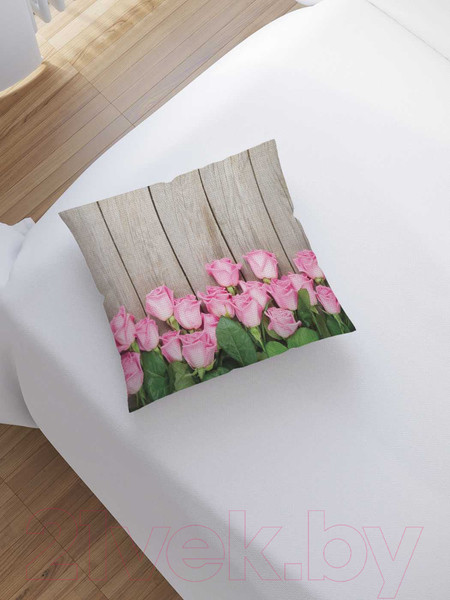 Изображение товара Наволочка декоративная JoyArty Розы на деревянных досках / sl_10582