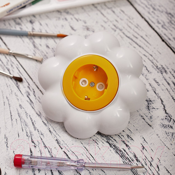 Изображение товара Розетка Kranz Happy Ромашка KR-78-0622 (желтый/белый)