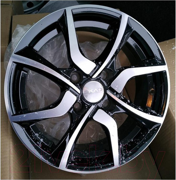 Изображение товара Литой диск SKAD Тулон 15x6" 4x100мм DIA 54.1мм ET 46мм Алмаз