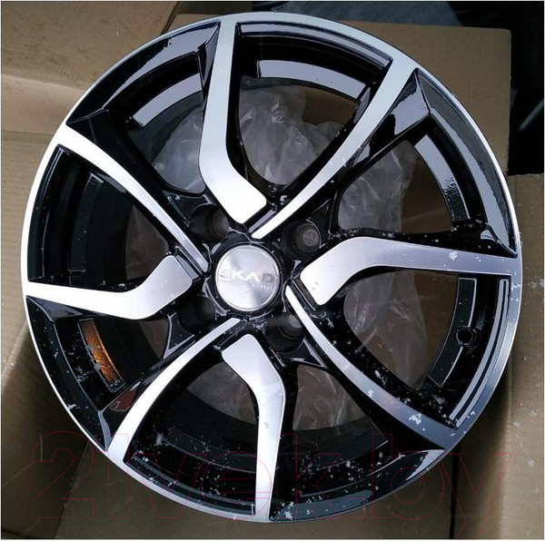 Изображение товара Литой диск SKAD Тулон 15x6" 4x100мм DIA 54.1мм ET 46мм Алмаз