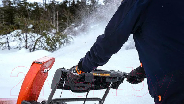 Изображение товара Снегоуборщик бензиновый Husqvarna ST 124 (970 44 93-02)