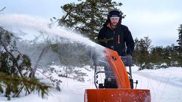 Изображение товара Снегоуборщик бензиновый Husqvarna ST 124 (970 44 93-02)