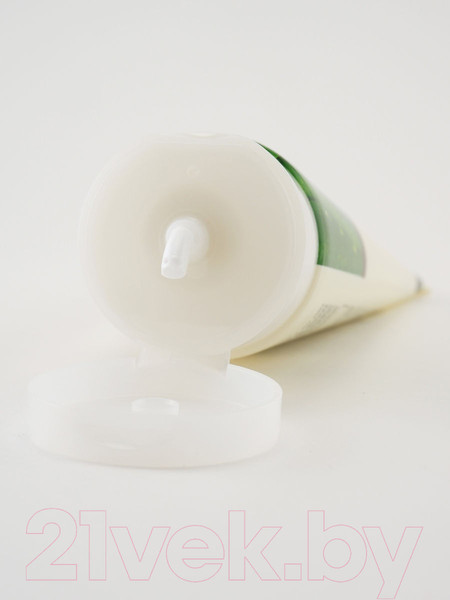 Изображение товара Пенка для умывания FarmStay Aloe Pure Cleansing Foam (180мл)