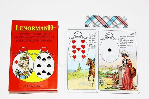 Изображение товара Гадальные карты AGM Urania Mlle Lenormand / 106710976