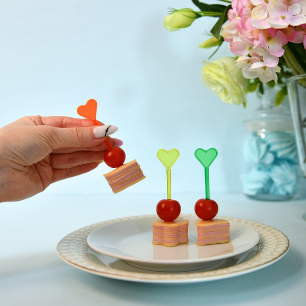 Изображение товара Набор шпажек для канапе Мультидом Сердечки / МГ76-67 (20шт)