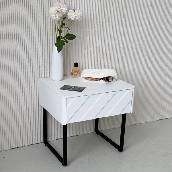 Изображение товара Прикроватная тумба Shtabe Elifa 8001 (RAL 9003/RAL 9003/черный)