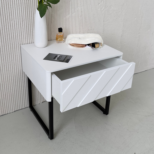 Изображение товара Прикроватная тумба Shtabe Elifa 8001 (RAL 9003/RAL 9003/черный)