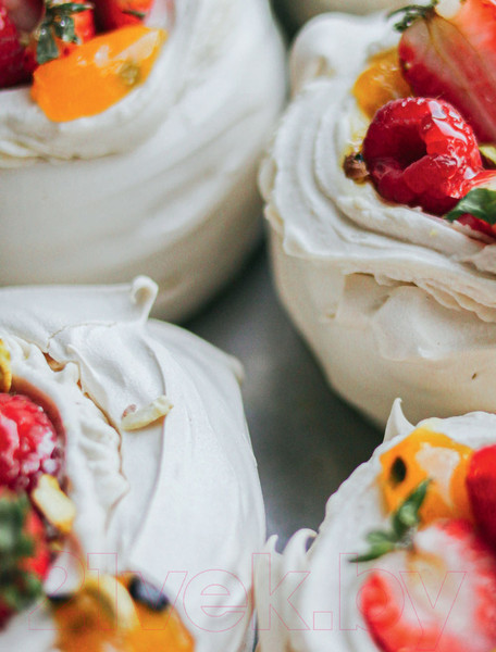 Изображение товара Книга Эксмо Что на десерт? Рецепты десертов и выпечки по поводу и без (Иващенко К.)