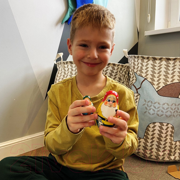 Изображение товара Матрешка сувенирная Брестская Фабрика Сувениров С персонажами из сказки Белоснежка и Семь гномов 5152