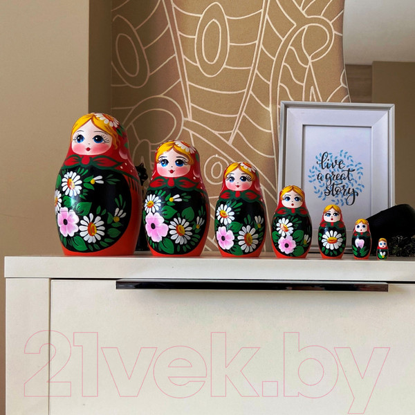 Изображение товара Матрешка сувенирная Брестская Фабрика Сувениров С нотками из лилий и ромашки 7005
