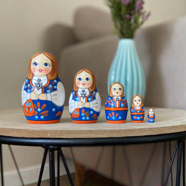 Изображение товара Матрешка сувенирная Брестская Фабрика Сувениров В норвежском традиционном народном костюме бунад 5023
