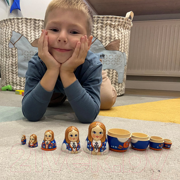 Изображение товара Матрешка сувенирная Брестская Фабрика Сувениров В норвежском традиционном народном костюме бунад 5023