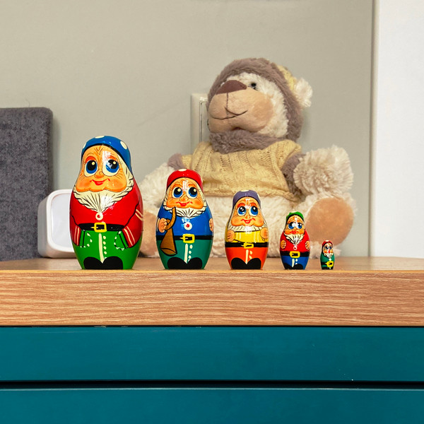 Изображение товара Матрешка сувенирная Брестская Фабрика Сувениров В виде фигурок гномов 5119