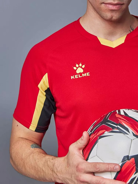 Изображение товара Футбольная форма Kelme Short-Sleeved Football Suit / 8251ZB1002-600 (XL, красный)