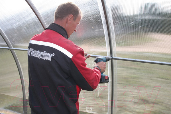 Изображение товара Теплица КомфортПром 3.3x10м(1) / 10014084 (с поликарбонатом)