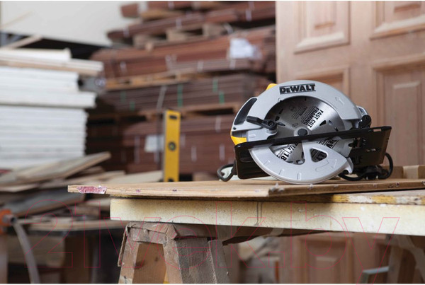 Изображение товара Профессиональная дисковая пила DeWalt DWE560-QS