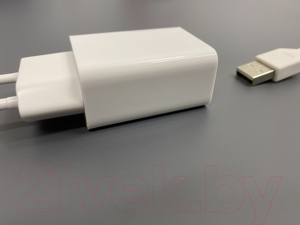 Изображение товара Настольная лампа Uniel TLD-572 / UL-00008663  (белый)