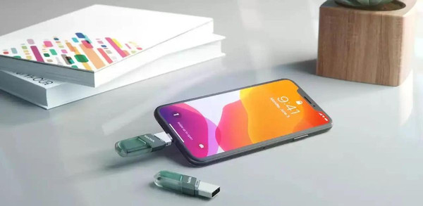 Изображение товара USB flash накопитель SanDisk iXpand Mini Flash Drive Type A USB 3.1 (SDIX90N-128G-GN6NE)