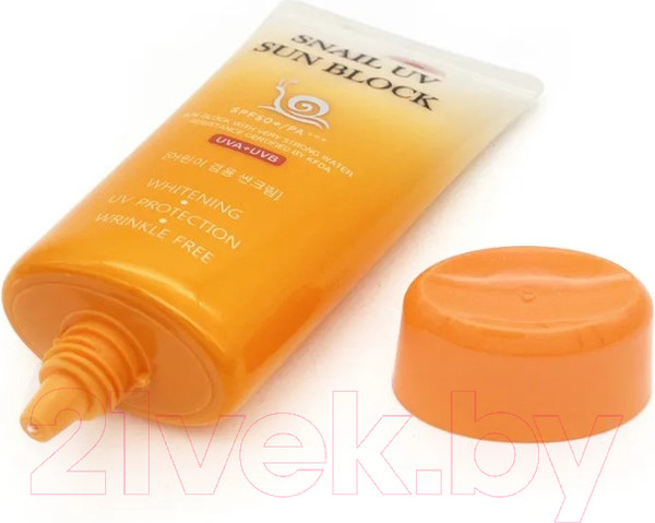 Изображение товара Крем солнцезащитный Jigott Snail Uv Sun Block Cream SPF50+ PA++ (70мл)