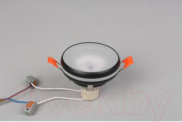 Изображение товара Точечный светильник Omnilux Genova OML-102819-01