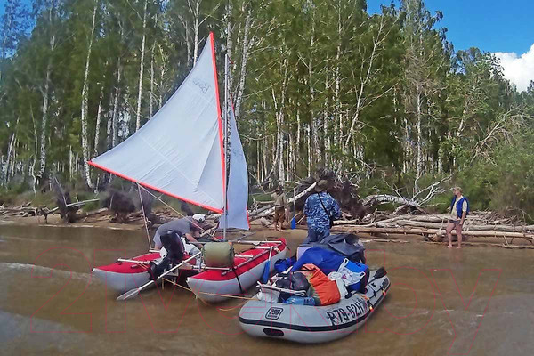 Изображение товара Катамаран Вольный ветер Валдай-4 с парусным вооружением / 19002 (красный)