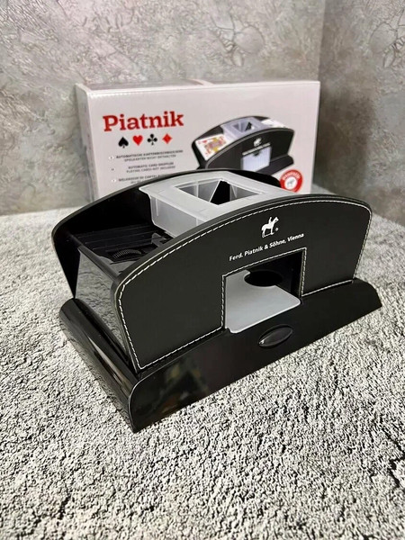 Изображение товара Машинка для перемешивания карт Piatnik Shuffle / standard