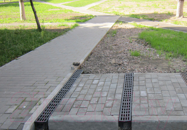 Изображение товара Лоток водоотводный Ecoteck Medium 100.175 h195 / ДИ 16617000 (с решеткой)