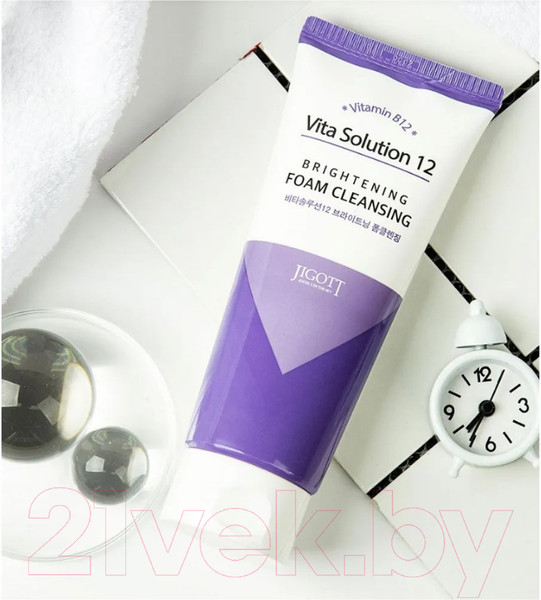 Изображение товара Пенка для умывания Jigott Vita Solution 12 Brightening Foam Cleansing (180мл)