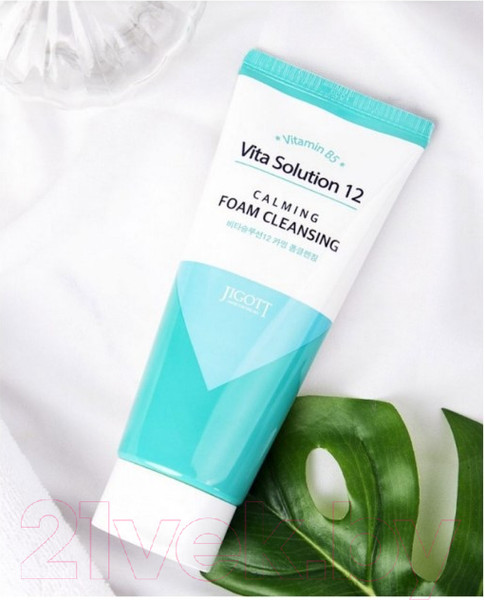 Изображение товара Пенка для умывания Jigott Vita Solution 12 Calming Foam Cleansing (180мл)