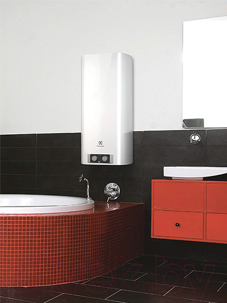 Изображение товара Накопительный водонагреватель Electrolux EWH 80 Formax