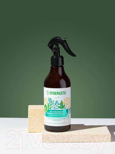 Изображение товара Освежитель воздуха Synergetic Ягоды можжевельника и ангелика. Гипоаллергенный биоразлагаемый (380мл)