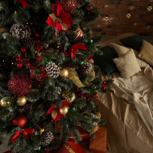 Изображение товара Ель искусственная Erbis Anna с белыми кончиками 150