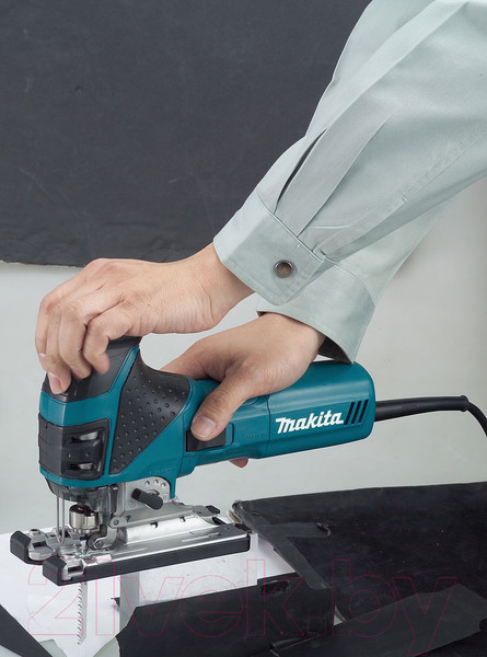 Изображение товара Профессиональный электролобзик Makita 4351FCT