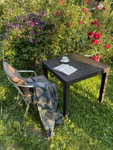 Изображение товара Стол пластиковый Ingreen Rattan / ING6183ГШК (горький шоколад)