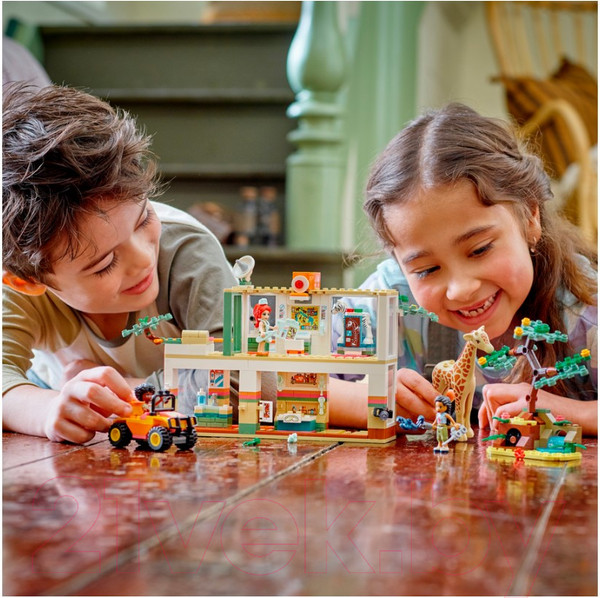 Изображение товара Конструктор Lego Friends Спасательная станция Мии для диких зверей 41717