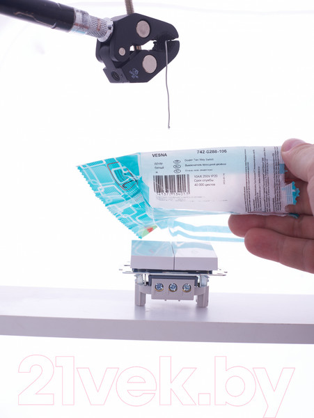 Изображение товара Выключатель Lezard Vesna 742-0288-106