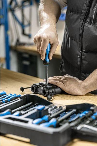 Изображение товара Набор оснастки Hoegert HT1S105 (63пр)
