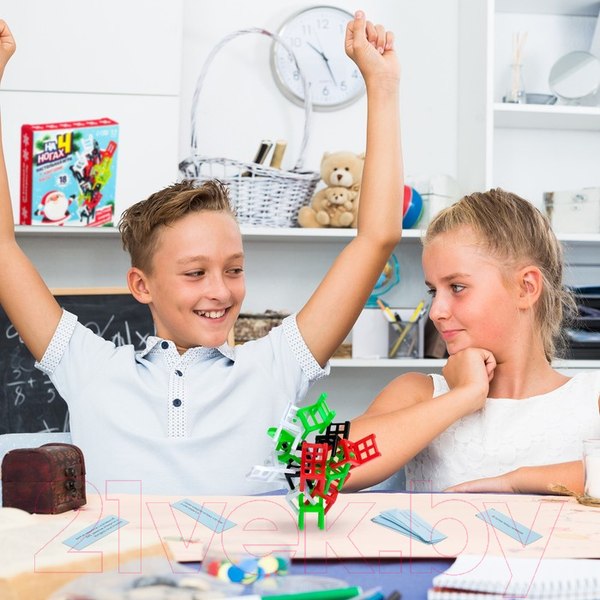 Изображение товара Настольная игра Лас Играс Новогодняя версия. На 4 ногах 18 стульев / 7722468