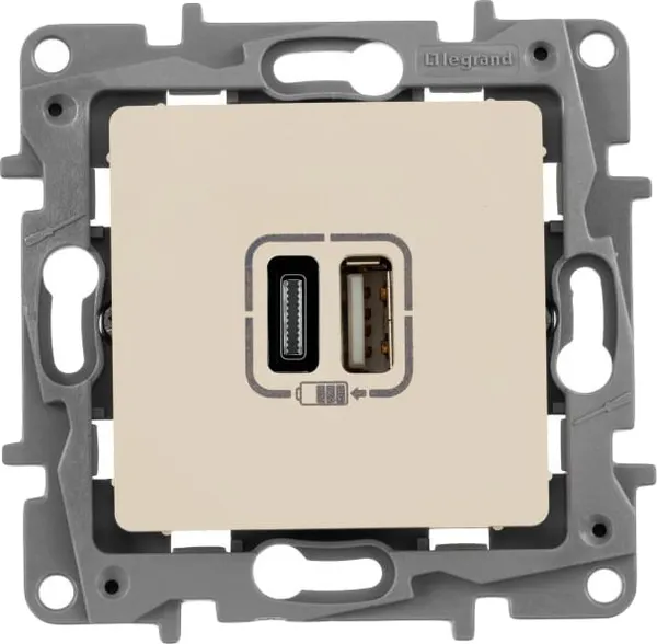 Изображение товара Розетка Legrand Etika 672336 (слоновая кость)